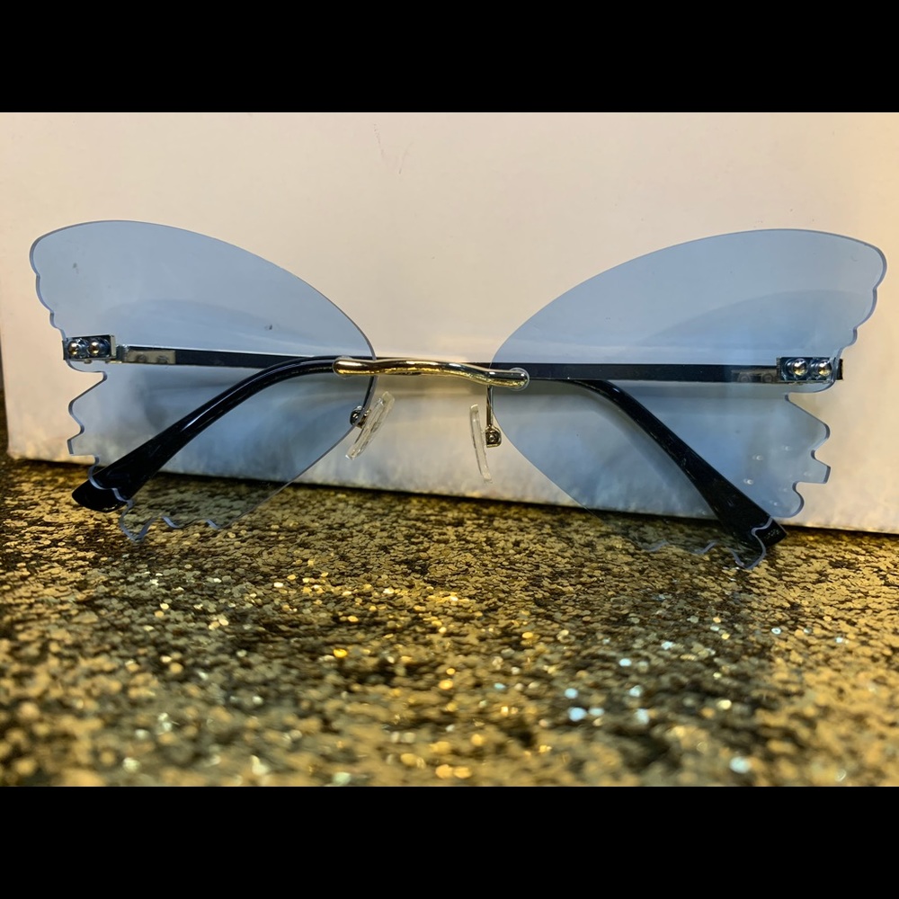 Butterfly Shades - Picture 4 of 7